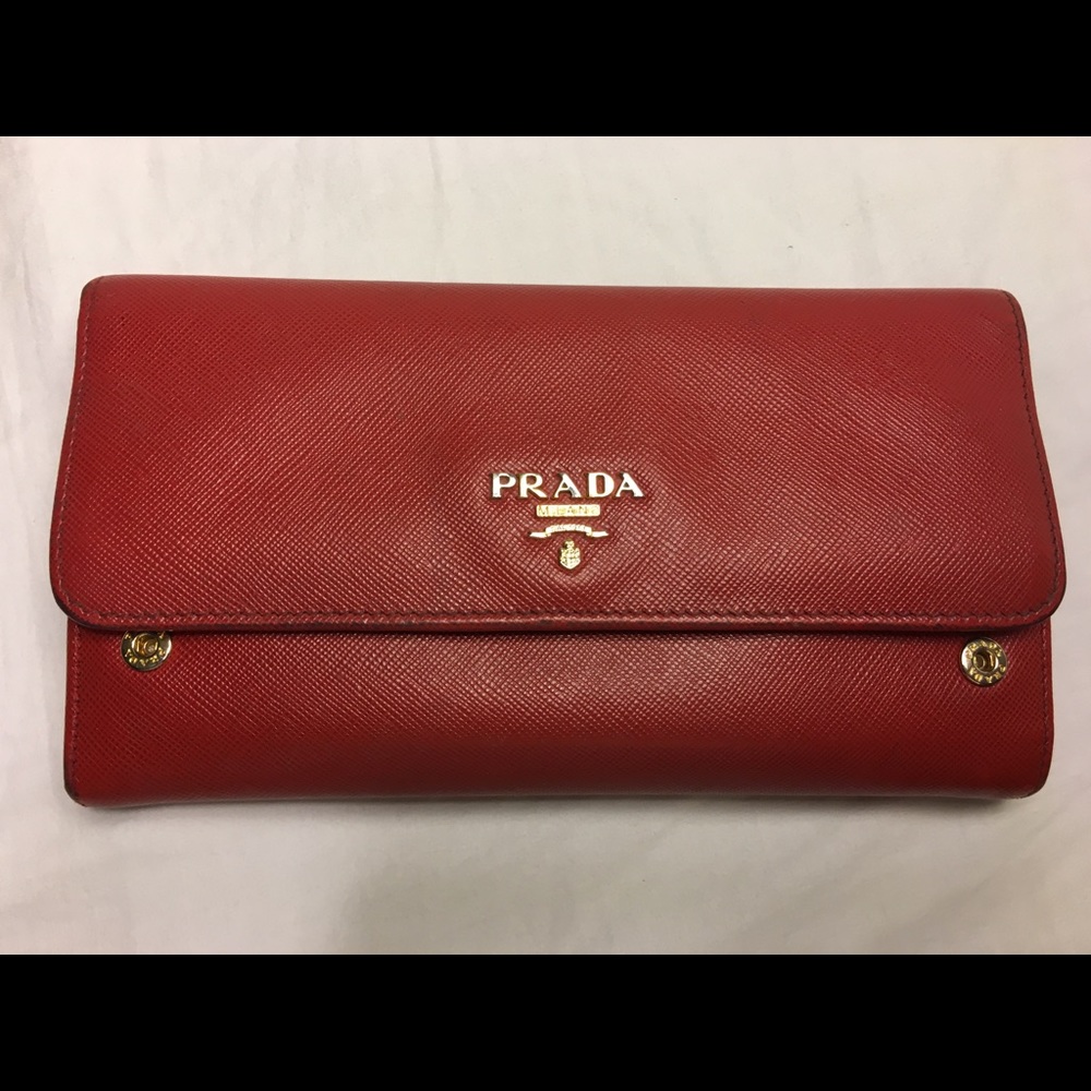 PRADA (Saffiano) purse 👛